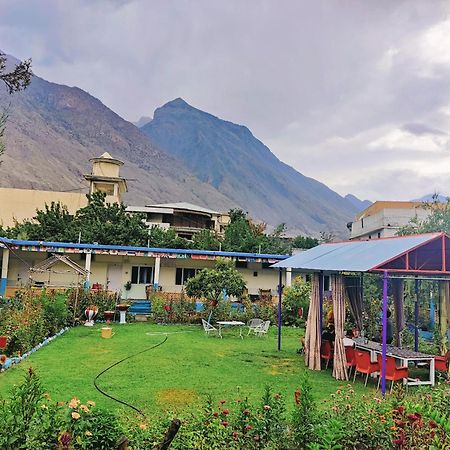 Madina Hotel 2 Gilgit Exterior photo
