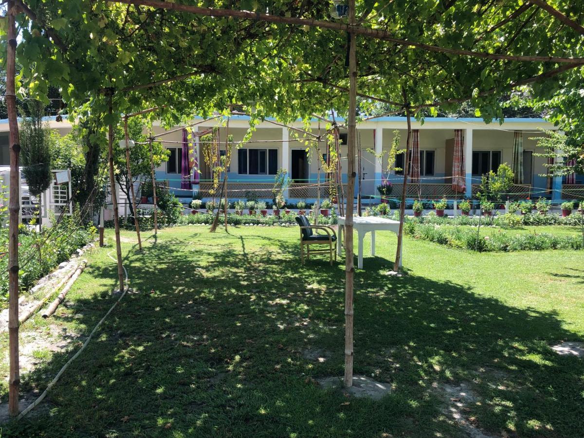Madina Hotel 2 Gilgit Exterior photo