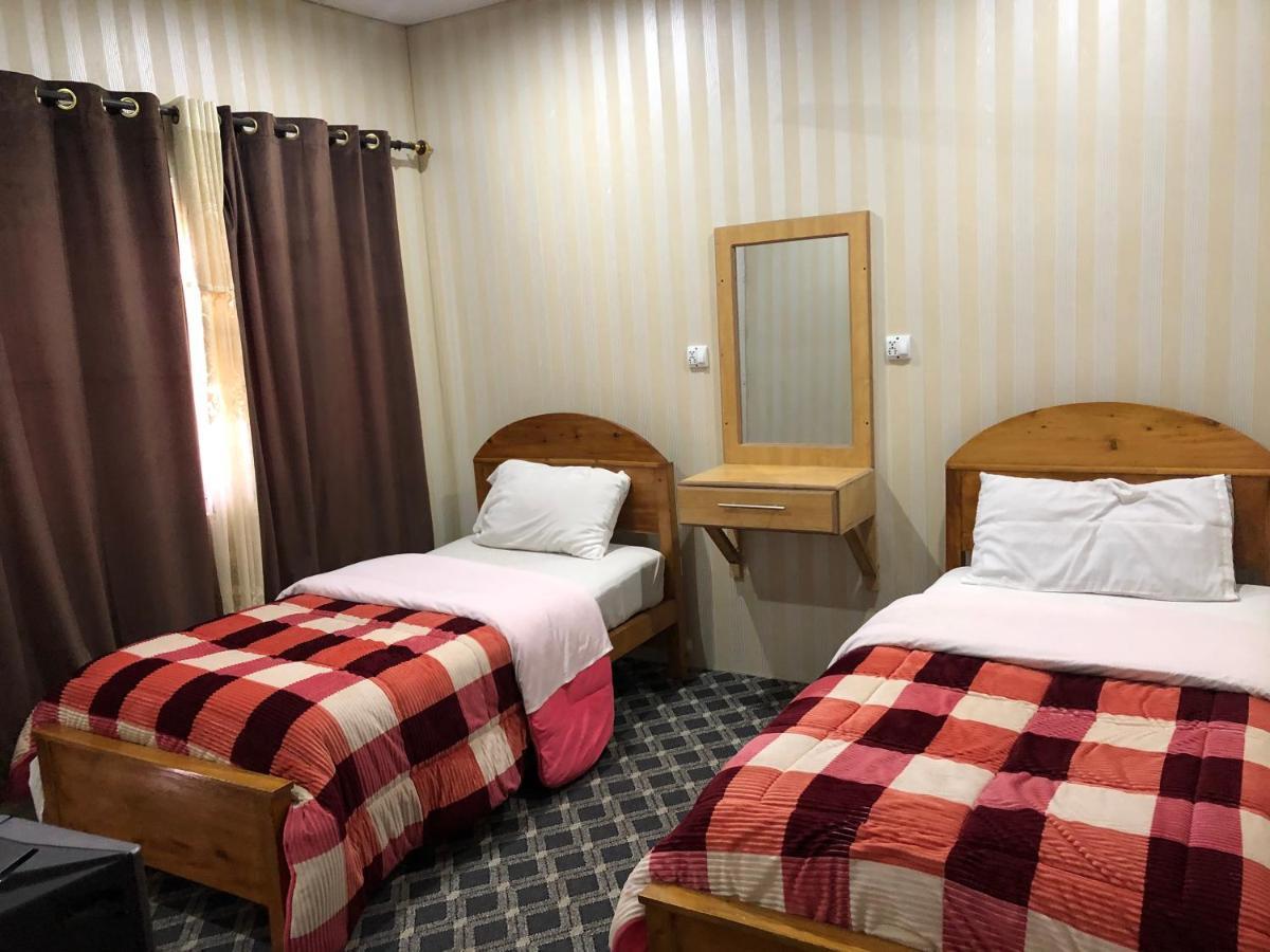 Madina Hotel 2 Gilgit Exterior photo