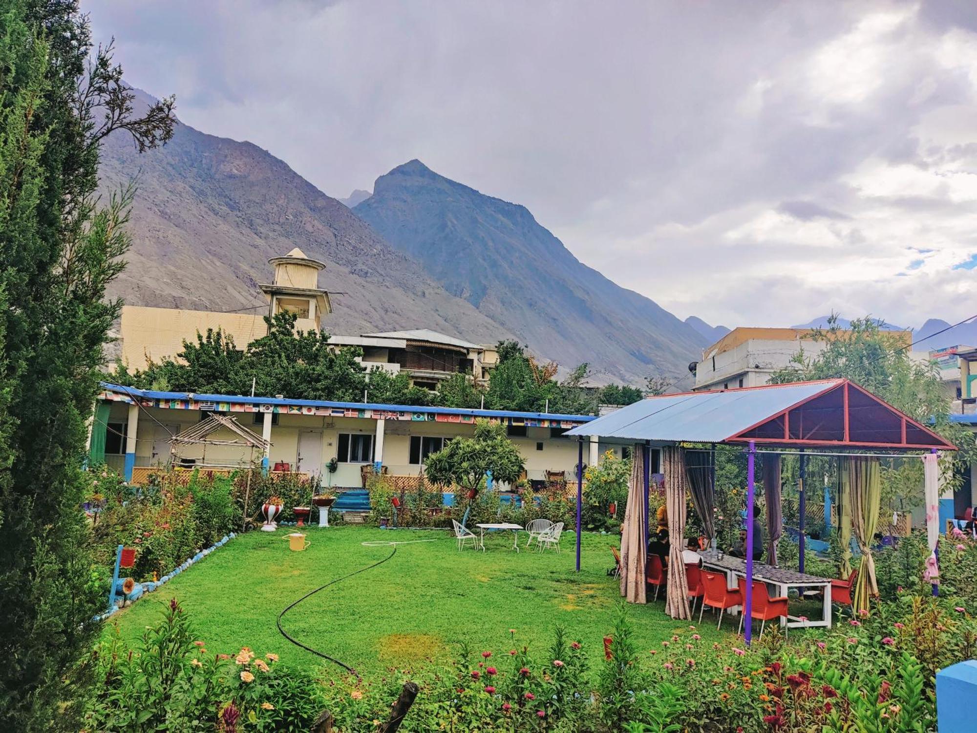 Madina Hotel 2 Gilgit Exterior photo